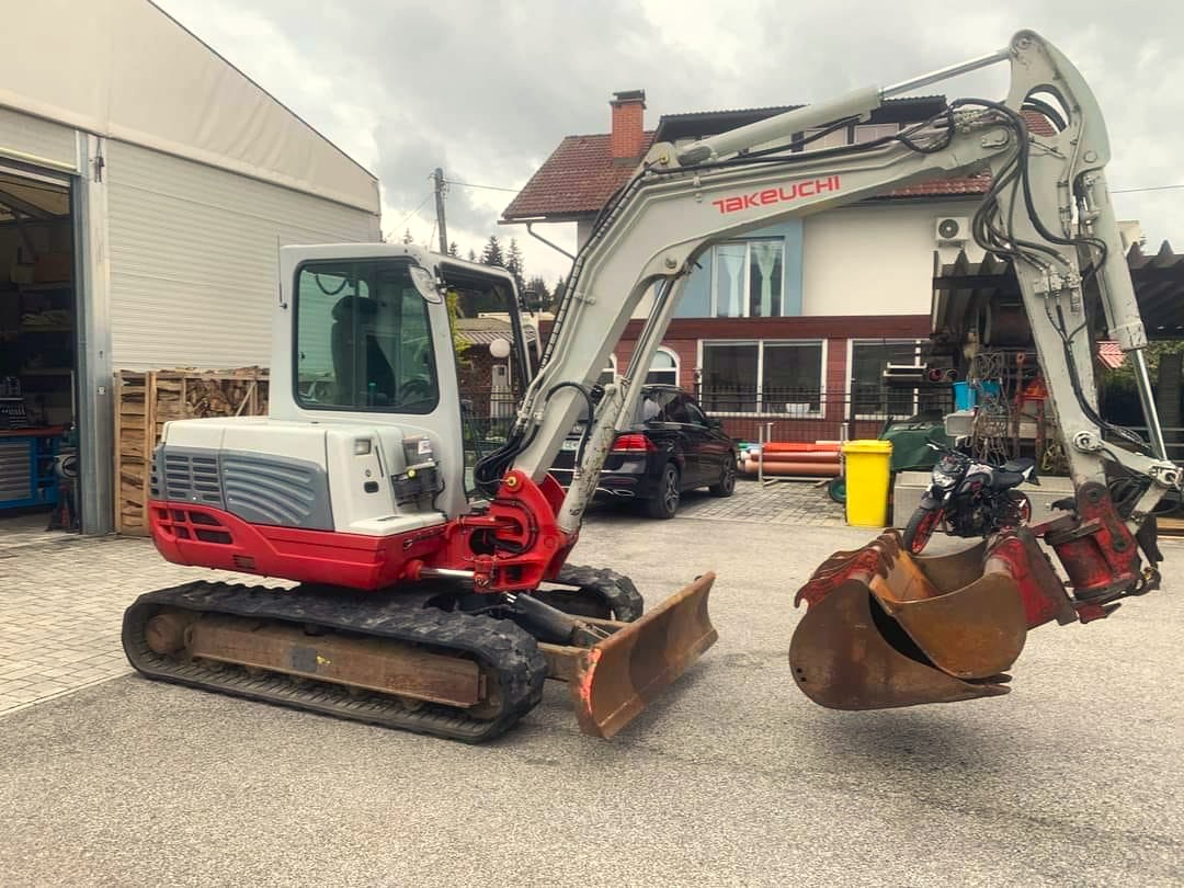 Bager TAKEUCHI TB250